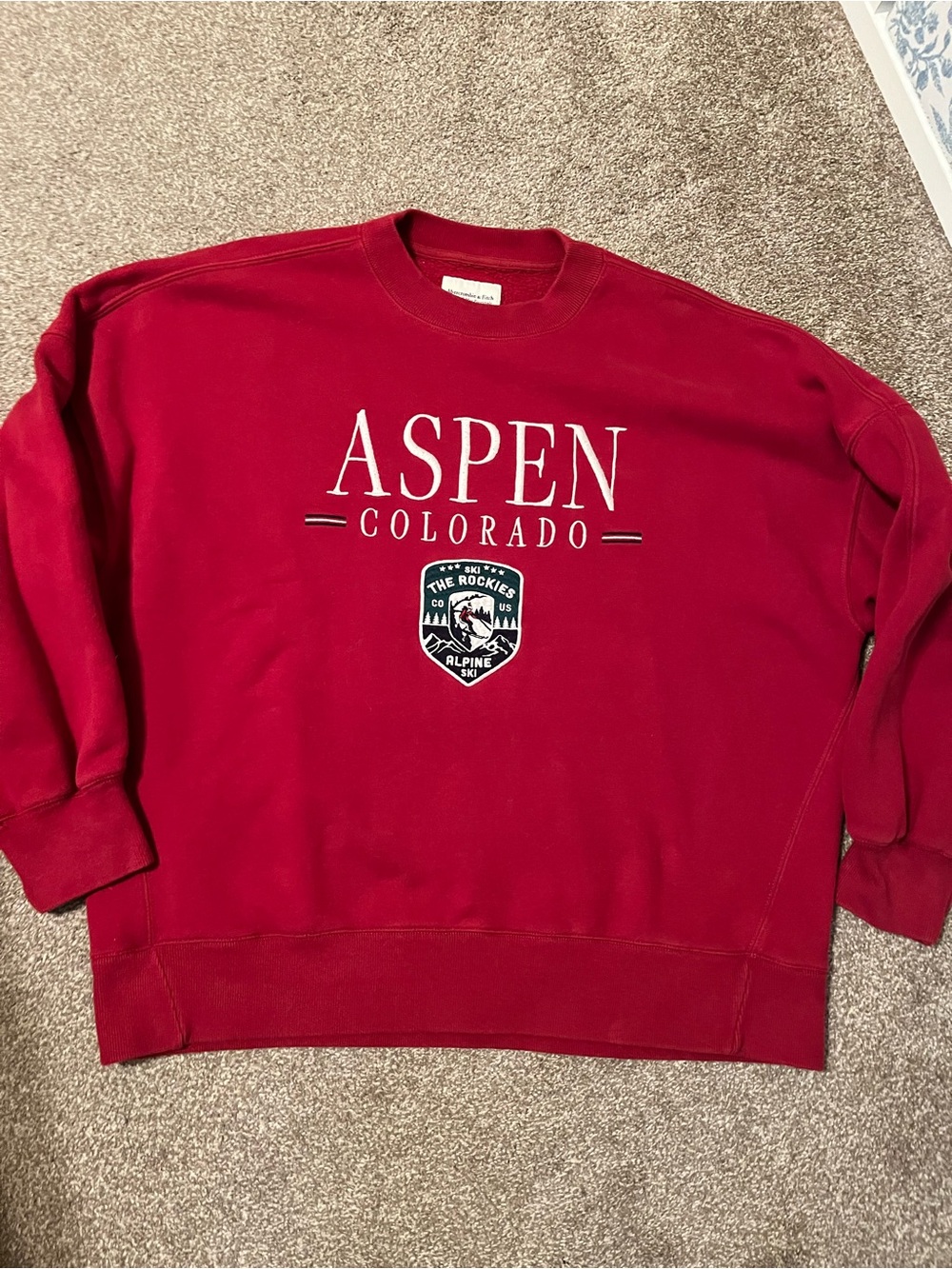 Abercrombie & Fitch Oversized Aspen Colorado Red Crewneck Sweatshirt Small